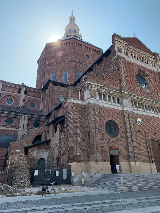Ferienwohnung La Finestra Sul Duomo Di Pavia Italien